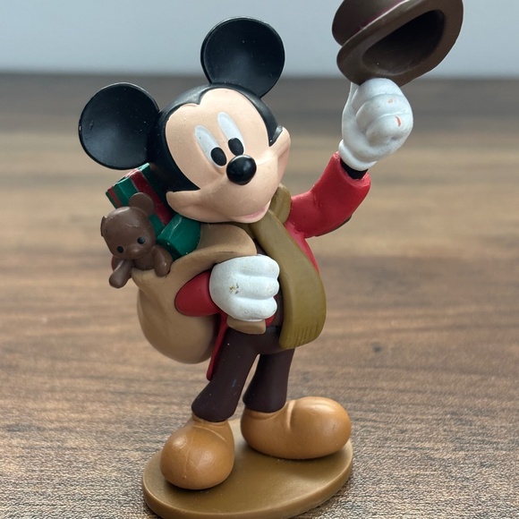 Disney Mickey’s Christmas Carol MICKEY MOUSE as Bob Cratchit PVC figure toy - Picture 1 of 6